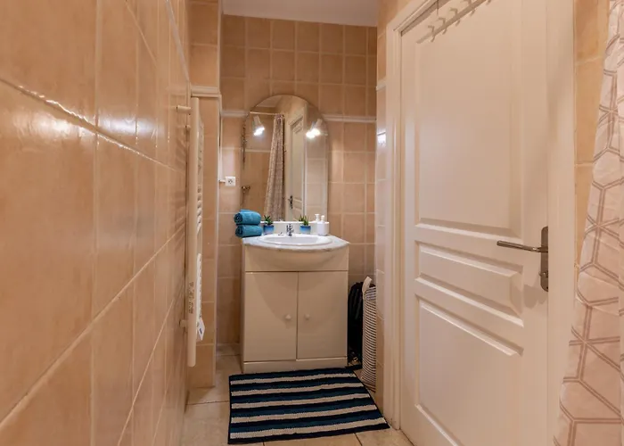 Apartment Joli Cocon A 3 Min A Pied De La Nizza